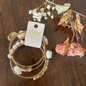 Boutique bangle bracelets gold wire white roses pearls iridescent beads jewels